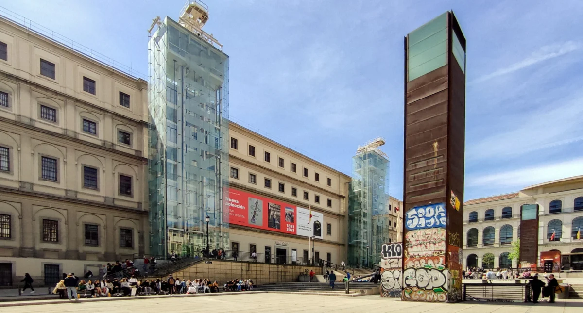 Crisis at the Reina Sofía: Director Manuel Segade Faces Ultimatum Amidst Political and Administrative Turmoil
