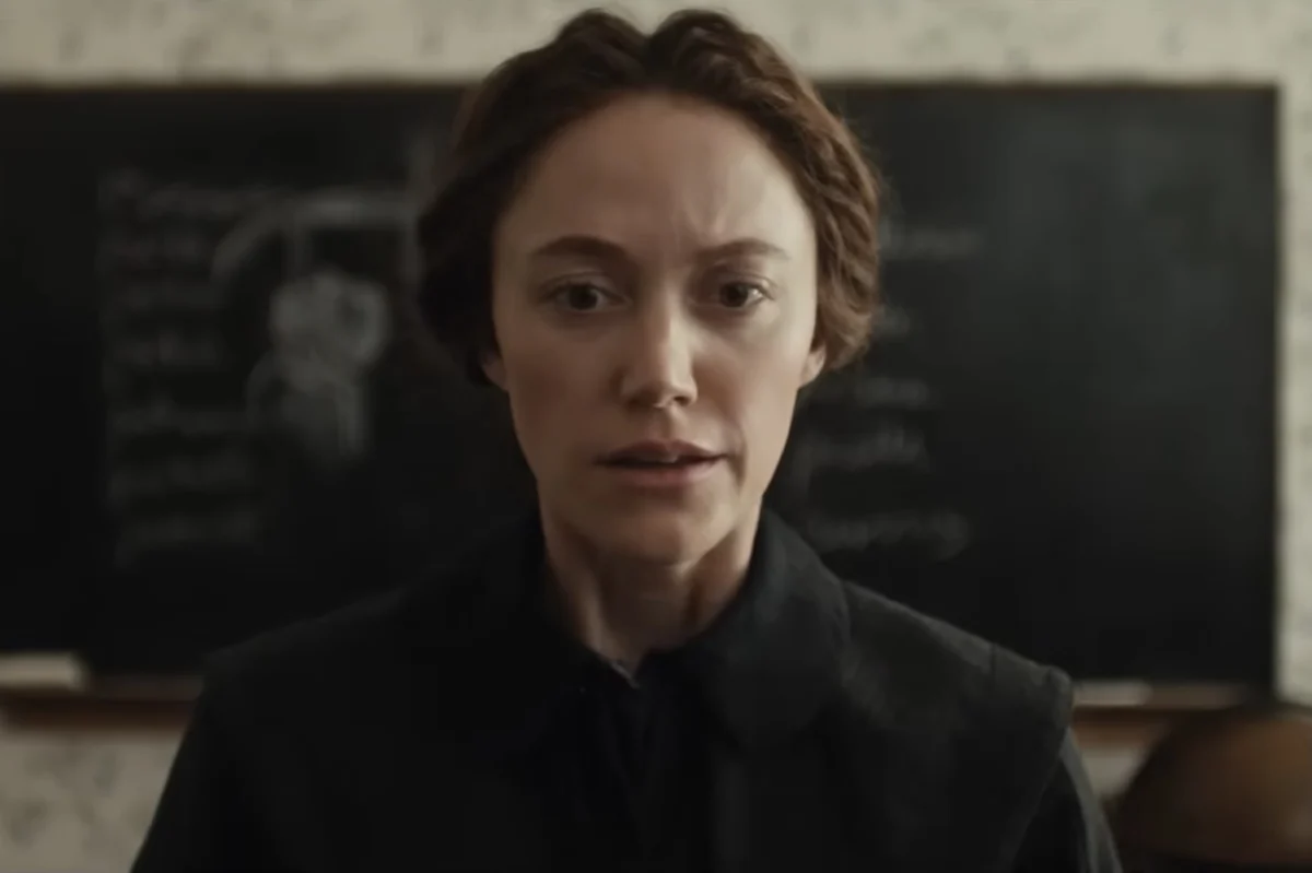"Victorian Psycho" Captivates Cannes with Anachronistic Charm and Chilling Performance