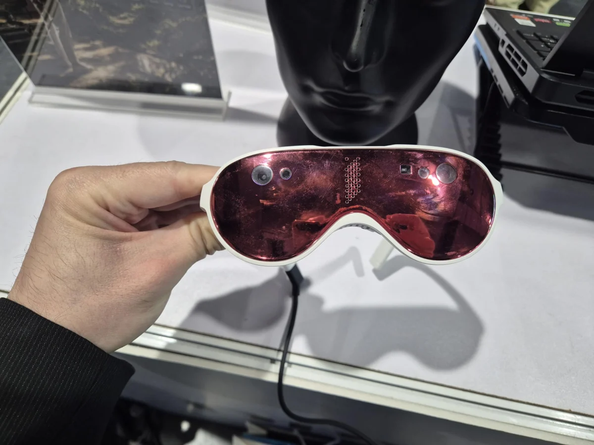 The Dawn of Ultra-Compact PC Mixed Reality: An In-Depth Analysis of DPVR’s "Project Titan"
