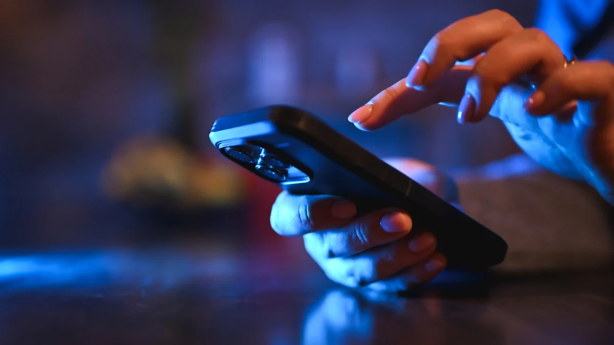 The Silent Expiry: Assessing the Security Risks of End-of-Life Smartphones